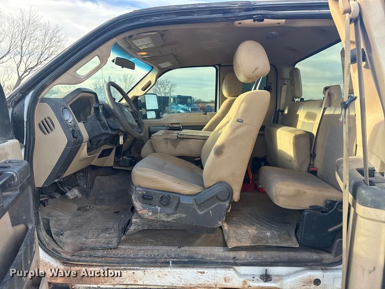 image for item DQ4205 2013 Ford F250 Super Duty Ext. Cab pickup truck