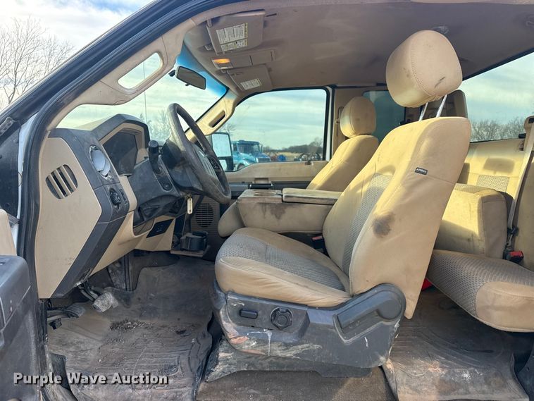 image for item DQ4205 2013 Ford F250 Super Duty Ext. Cab pickup truck