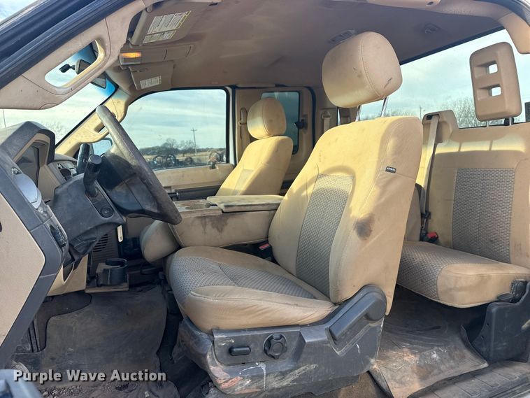 image for item DQ4205 2013 Ford F250 Super Duty Ext. Cab pickup truck