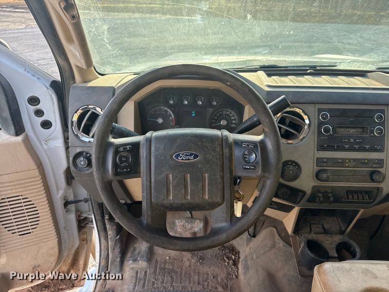 image for item DQ4205 2013 Ford F250 Super Duty Ext. Cab pickup truck