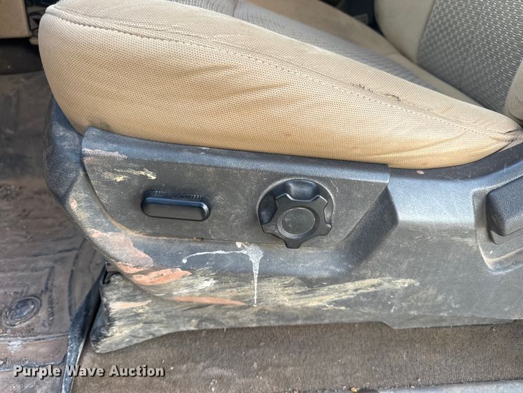 image for item DQ4205 2013 Ford F250 Super Duty Ext. Cab pickup truck