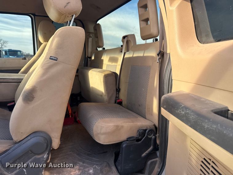 image for item DQ4205 2013 Ford F250 Super Duty Ext. Cab pickup truck