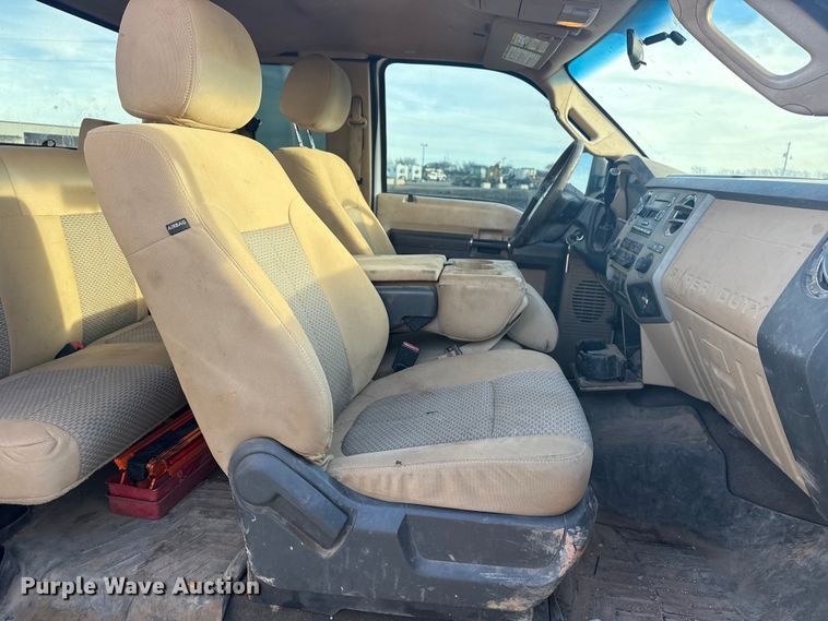 image for item DQ4205 2013 Ford F250 Super Duty Ext. Cab pickup truck