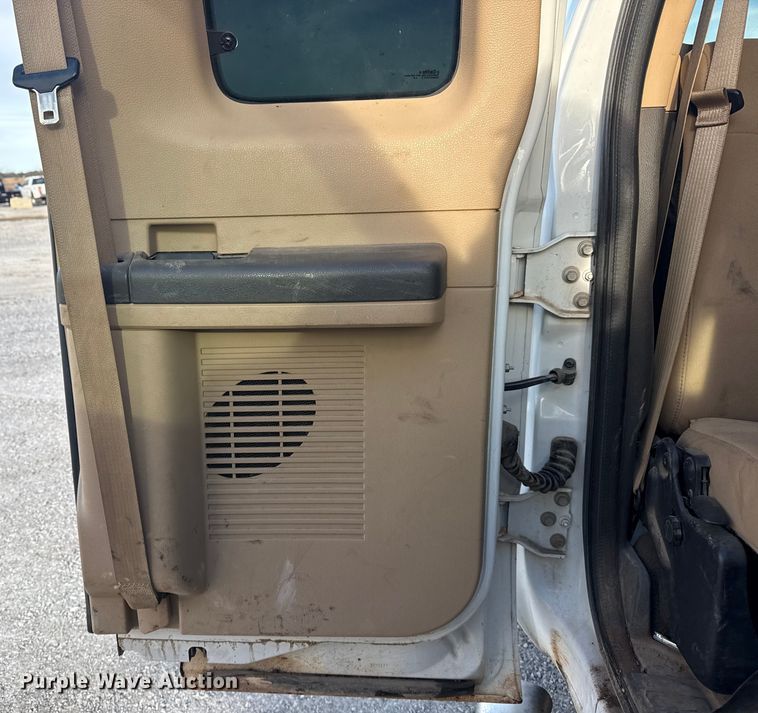 image for item DQ4205 2013 Ford F250 Super Duty Ext. Cab pickup truck