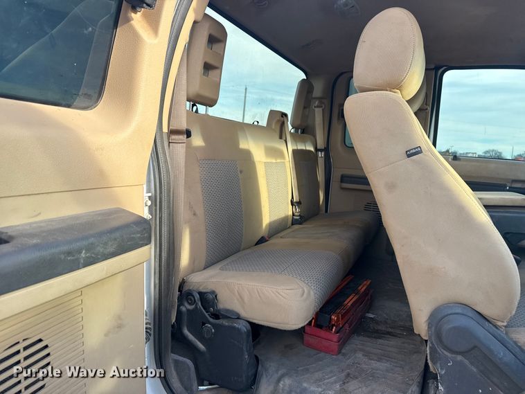 image for item DQ4205 2013 Ford F250 Super Duty Ext. Cab pickup truck