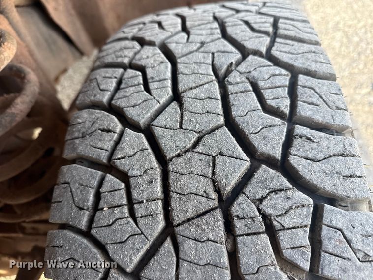 image for item DQ4205 2013 Ford F250 Super Duty Ext. Cab pickup truck