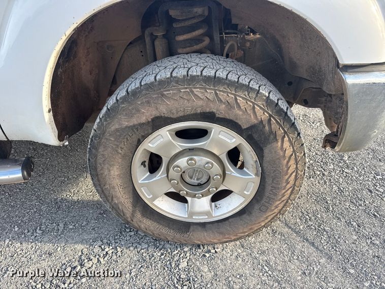 image for item DQ4205 2013 Ford F250 Super Duty Ext. Cab pickup truck