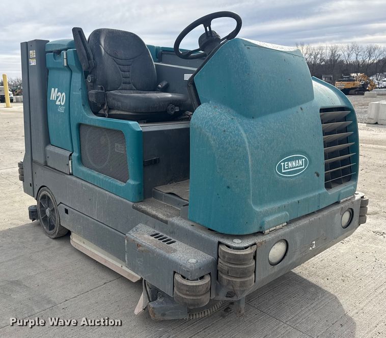 image for item DQ4208 Tennant M20 sweeper
