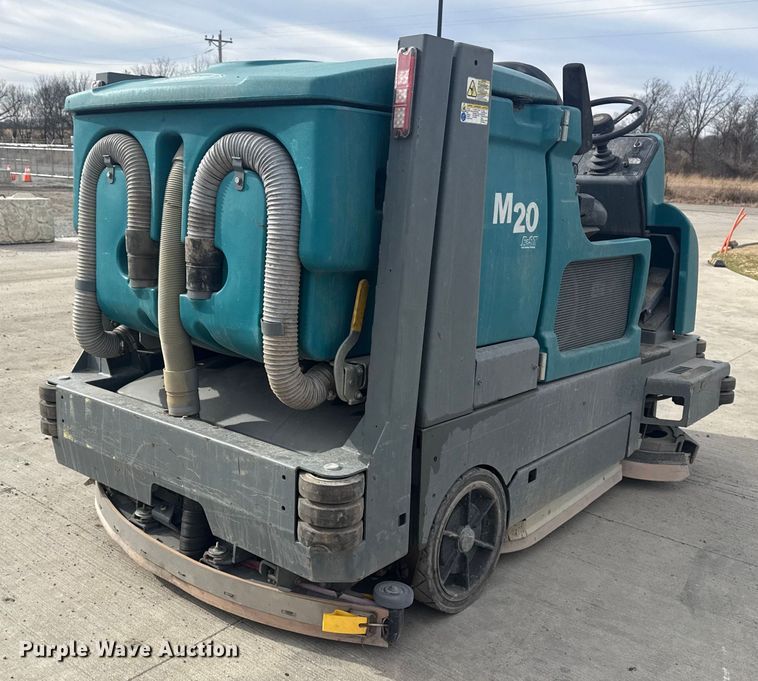 image for item DQ4208 Tennant M20 sweeper