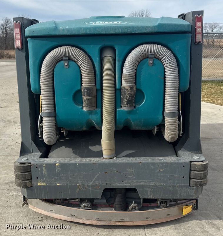 image for item DQ4208 Tennant M20 sweeper