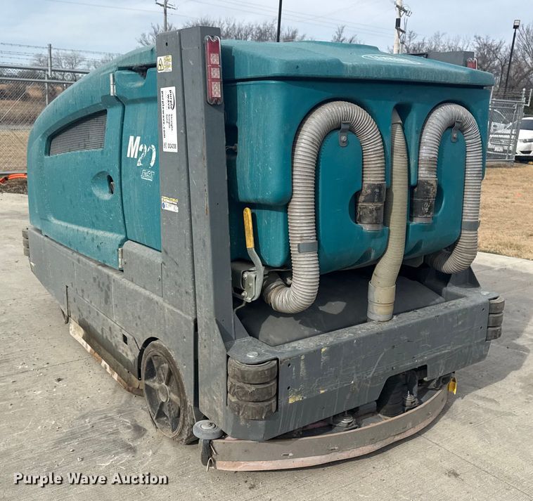 image for item DQ4208 Tennant M20 sweeper