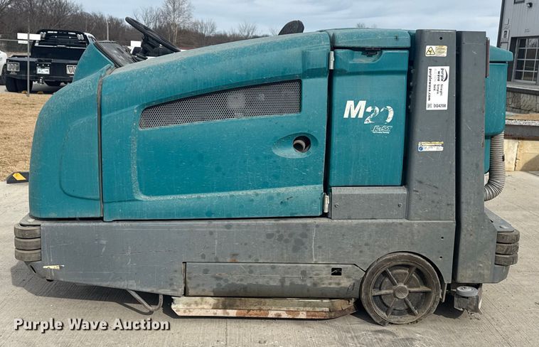 image for item DQ4208 Tennant M20 sweeper