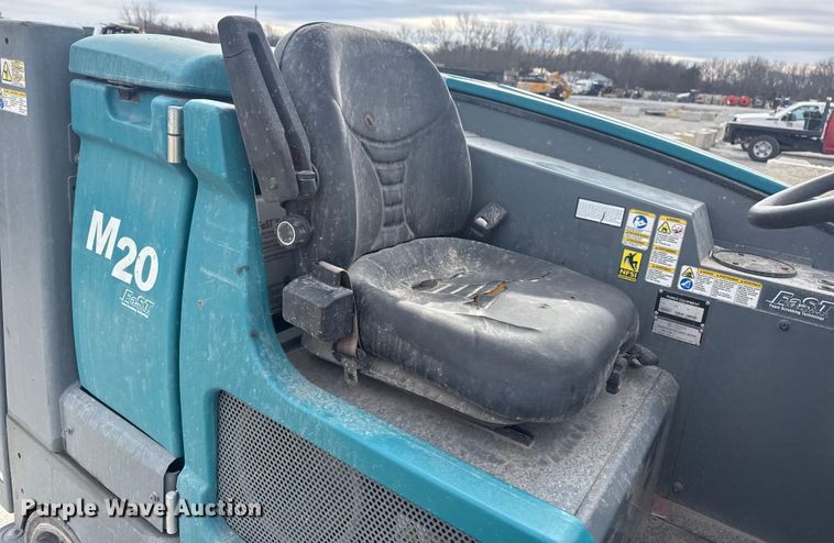 image for item DQ4208 Tennant M20 sweeper