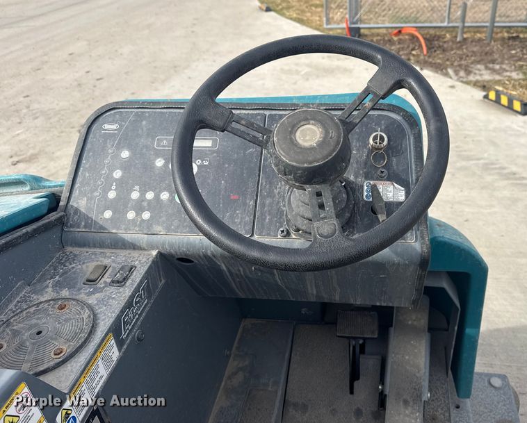image for item DQ4208 Tennant M20 sweeper