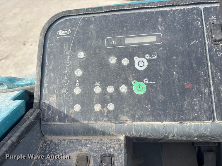 image for item DQ4208 Tennant M20 sweeper