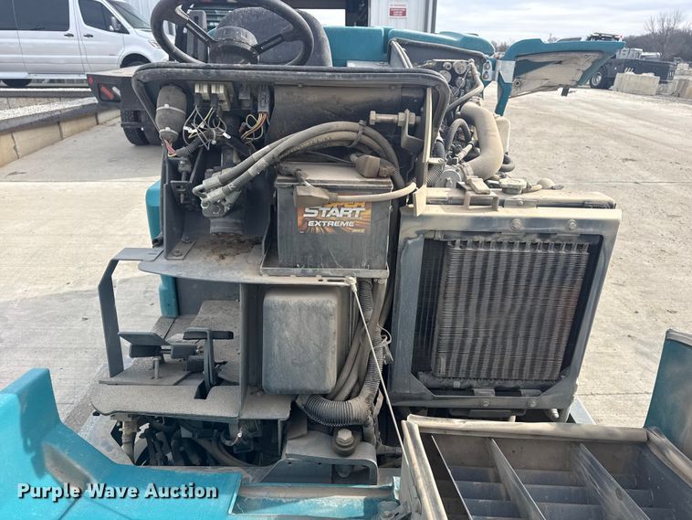 image for item DQ4208 Tennant M20 sweeper