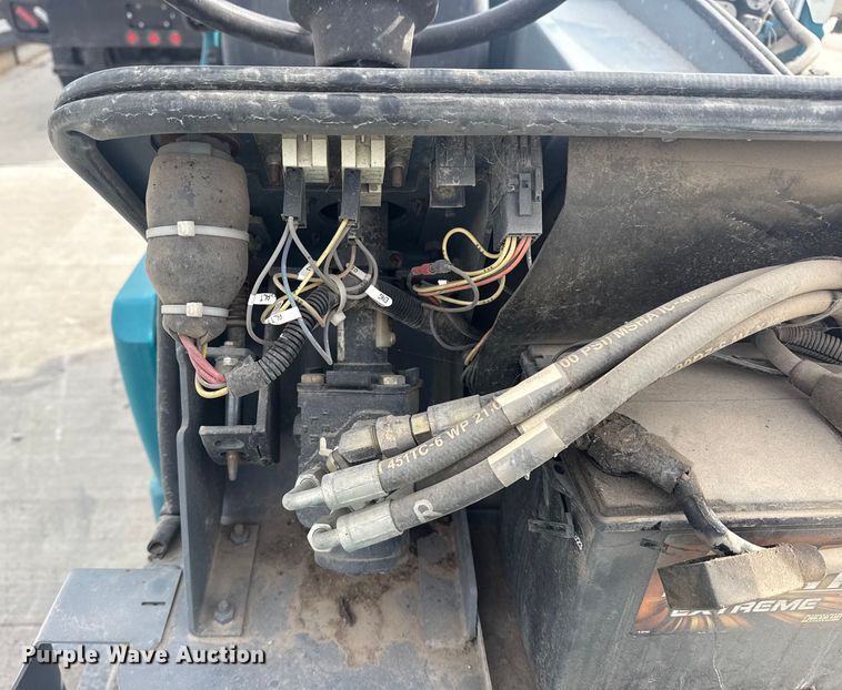 image for item DQ4208 Tennant M20 sweeper