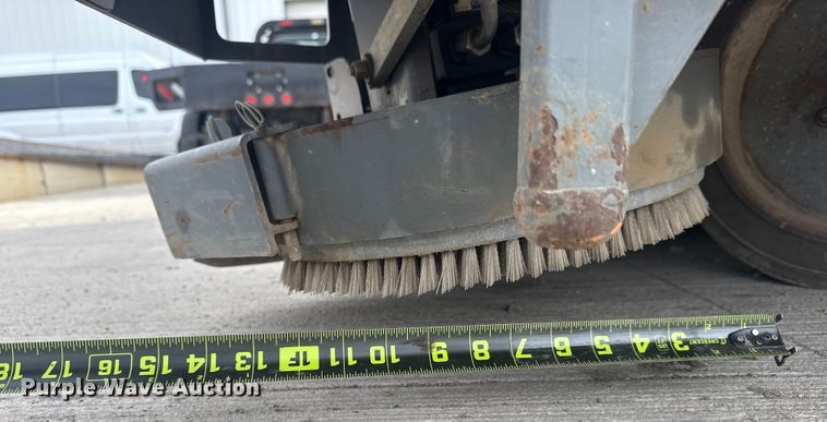 image for item DQ4208 Tennant M20 sweeper