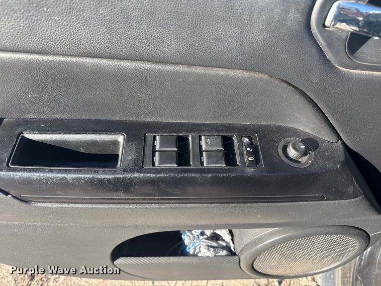 image for item DQ4212 2012 Jeep Compass SUV