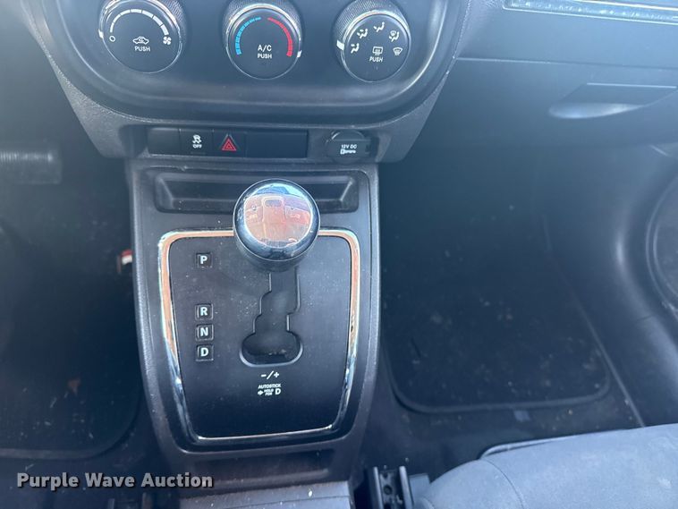 image for item DQ4212 2012 Jeep Compass SUV