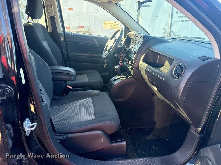 image for item DQ4212 2012 Jeep Compass SUV