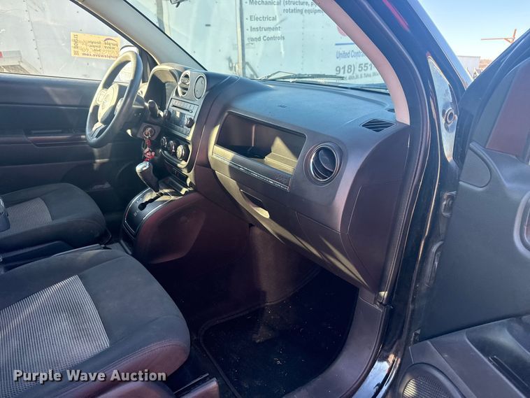 image for item DQ4212 2012 Jeep Compass SUV