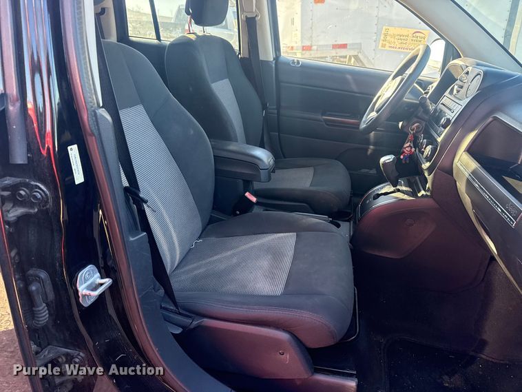 image for item DQ4212 2012 Jeep Compass SUV