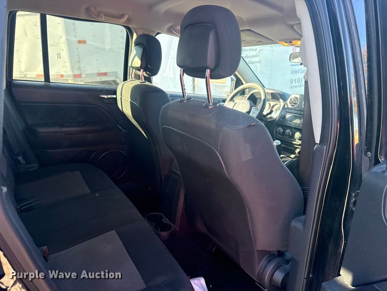 image for item DQ4212 2012 Jeep Compass SUV