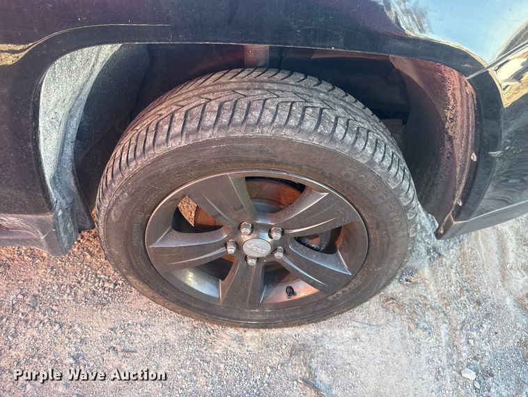 image for item DQ4212 2012 Jeep Compass SUV