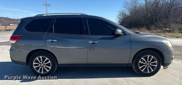 image for item DQ4213 2016 Nissan Pathfinder SUV