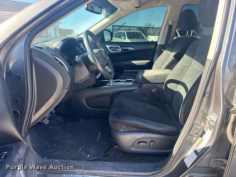 image for item DQ4213 2016 Nissan Pathfinder SUV