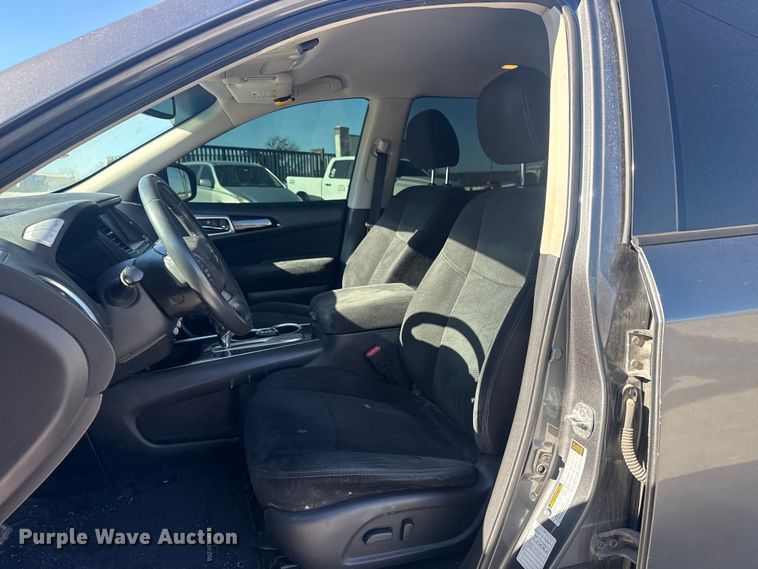 image for item DQ4213 2016 Nissan Pathfinder SUV