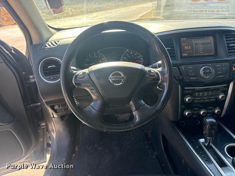 image for item DQ4213 2016 Nissan Pathfinder SUV