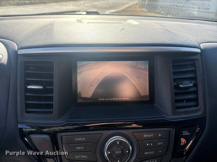 image for item DQ4213 2016 Nissan Pathfinder SUV