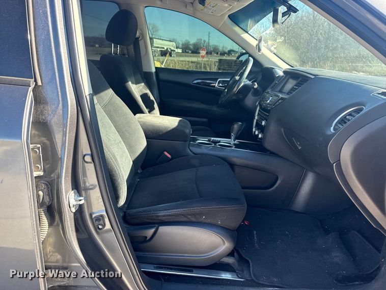 image for item DQ4213 2016 Nissan Pathfinder SUV