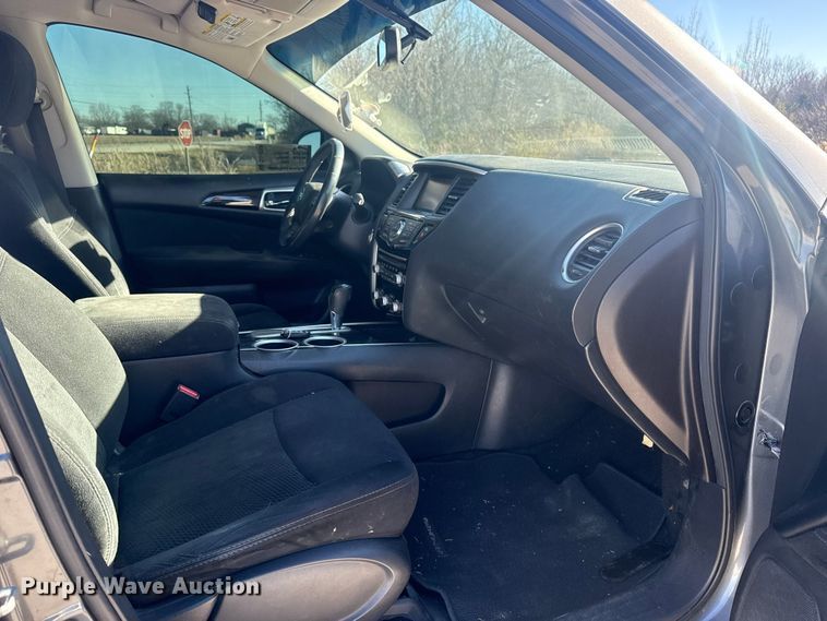 image for item DQ4213 2016 Nissan Pathfinder SUV