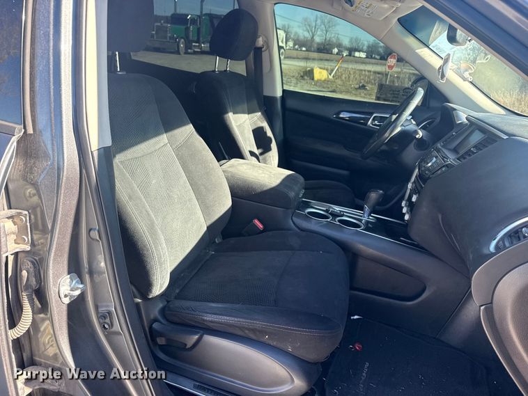 image for item DQ4213 2016 Nissan Pathfinder SUV