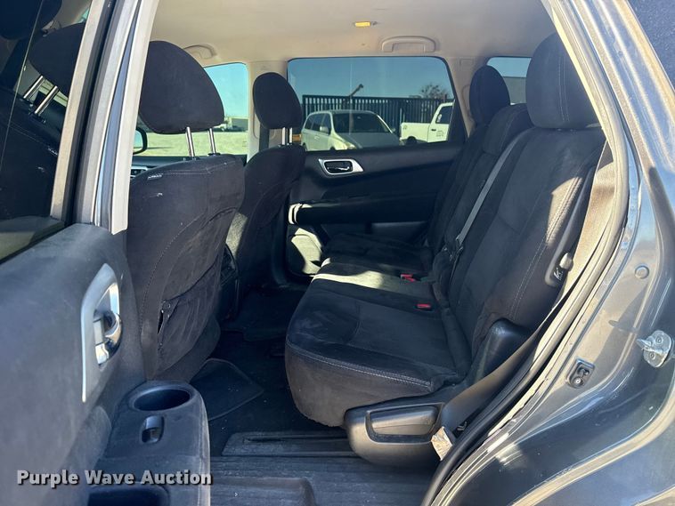 image for item DQ4213 2016 Nissan Pathfinder SUV