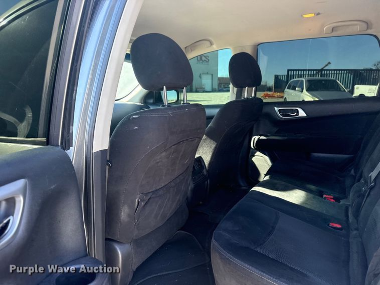 image for item DQ4213 2016 Nissan Pathfinder SUV