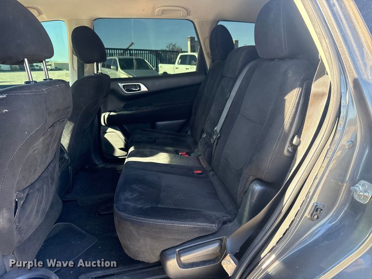 image for item DQ4213 2016 Nissan Pathfinder SUV