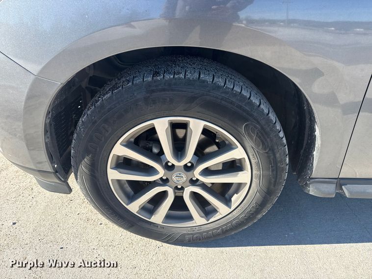 image for item DQ4213 2016 Nissan Pathfinder SUV