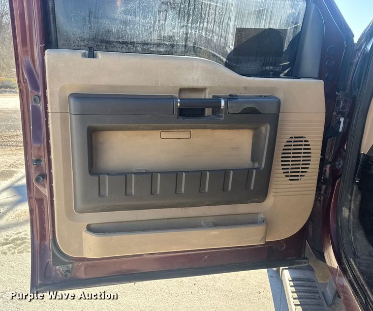 image for item DQ4216 2012 Ford F250 Super Duty Ext. Cab pickup truck