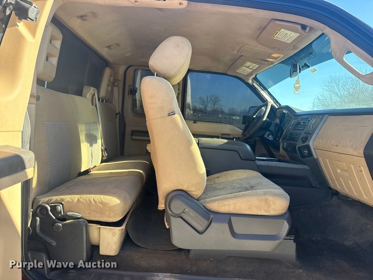 image for item DQ4216 2012 Ford F250 Super Duty Ext. Cab pickup truck