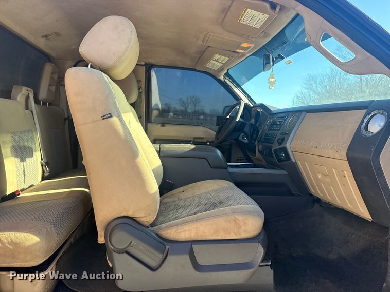 image for item DQ4216 2012 Ford F250 Super Duty Ext. Cab pickup truck