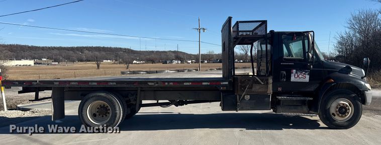 image for item DQ4217 2008 International 4400 flatbed truck