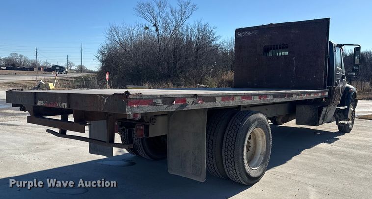 image for item DQ4217 2008 International 4400 flatbed truck
