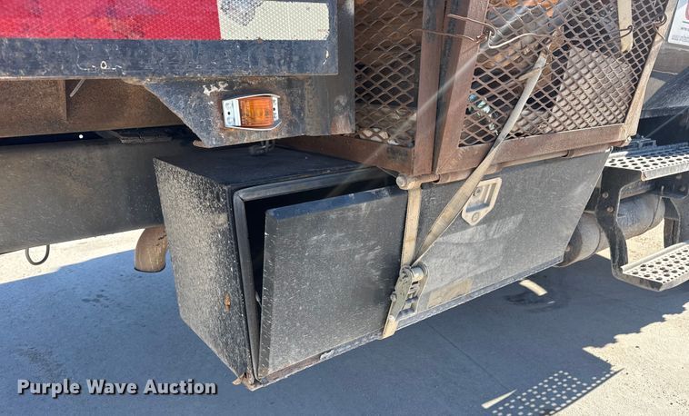 image for item DQ4217 2008 International 4400 flatbed truck