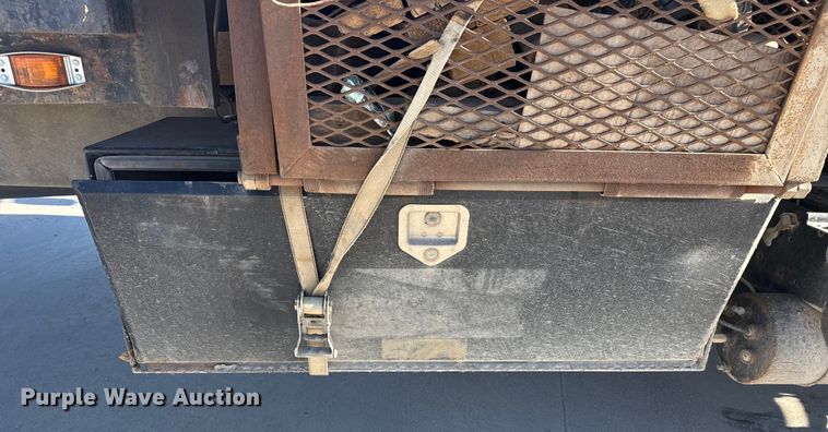 image for item DQ4217 2008 International 4400 flatbed truck