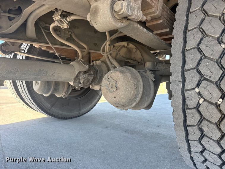 image for item DQ4217 2008 International 4400 flatbed truck