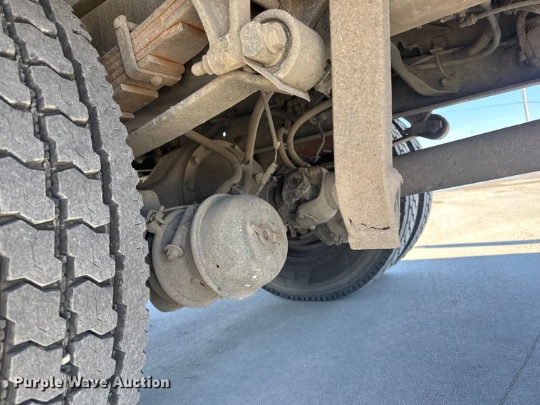 image for item DQ4217 2008 International 4400 flatbed truck